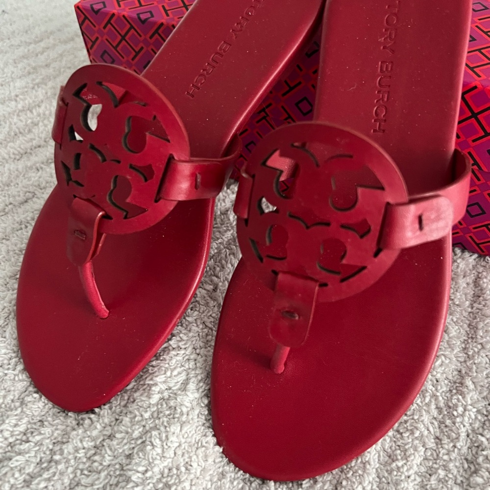 Nearly NEW Tory Burch Women's Red Sandals w/ box